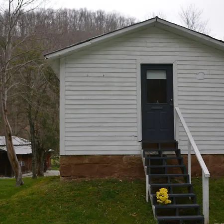 Country Road House-3